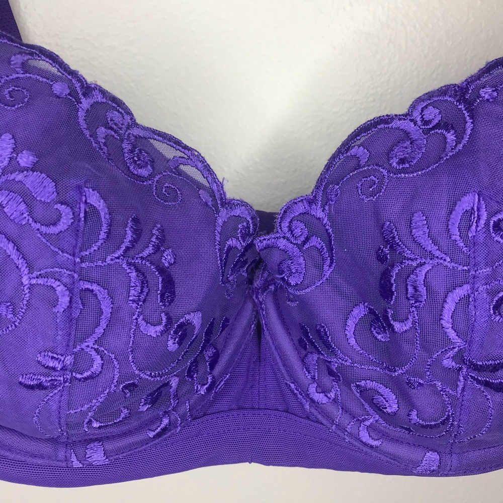 💎 Victoria’s Secret purple lace bra - Picture 3 of 5